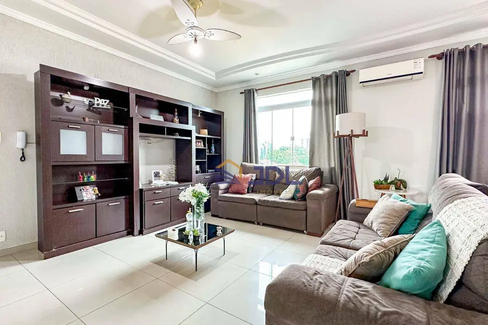Apartamento com 4 quartos à venda, 231m2 em Garcia, Blumenau - SC - imagem 4 Foto 4 de Apartamento com 4 quartos à venda, 231m2 em Garcia, Blumenau - SC