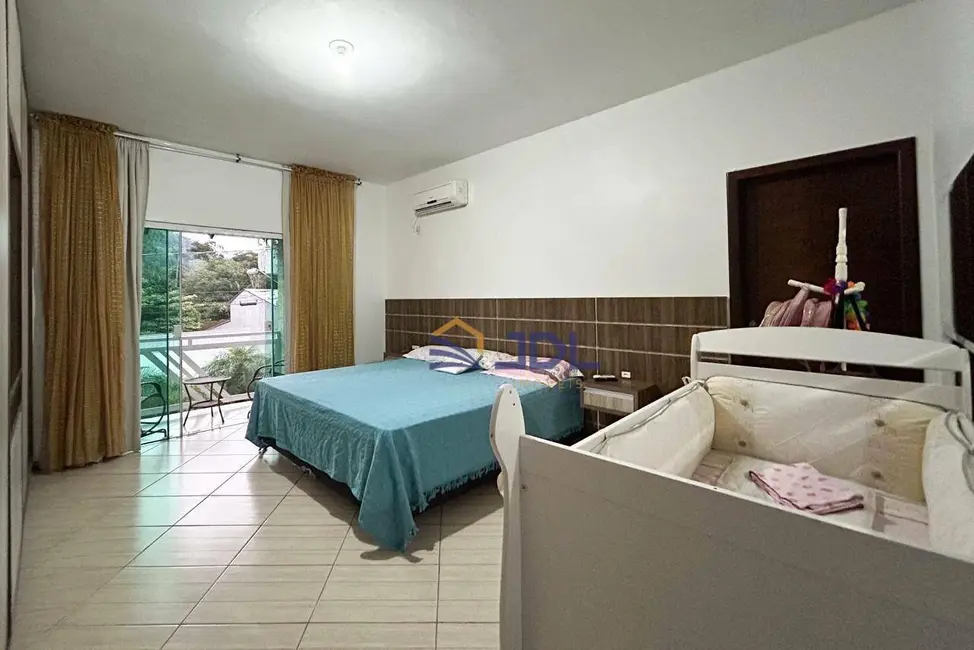 Casa com 3 quartos à venda, 321m2 em Salto do Norte, Blumenau - SC - imagem 5 Foto 5 de Casa com 3 quartos à venda, 321m2 em Salto do Norte, Blumenau - SC