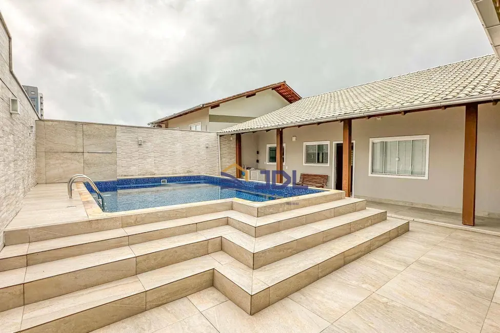 Casa com 3 quartos à venda, 375m2 em Velha, Blumenau - SC - imagem 2 Foto 2 de Casa com 3 quartos à venda, 375m2 em Velha, Blumenau - SC