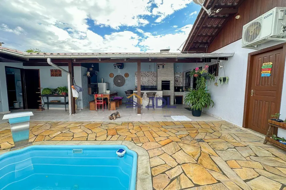 Casa com 3 quartos à venda, 449m2 em Salto do Norte, Blumenau - SC - imagem 3 Foto 3 de Casa com 3 quartos à venda, 449m2 em Salto do Norte, Blumenau - SC