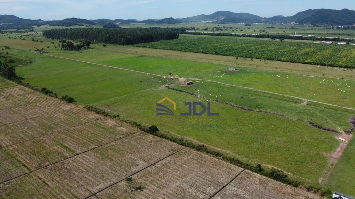 Foto 2 de Terreno / Lote à venda, 1392000m2 em Escalvados, Navegantes - SC