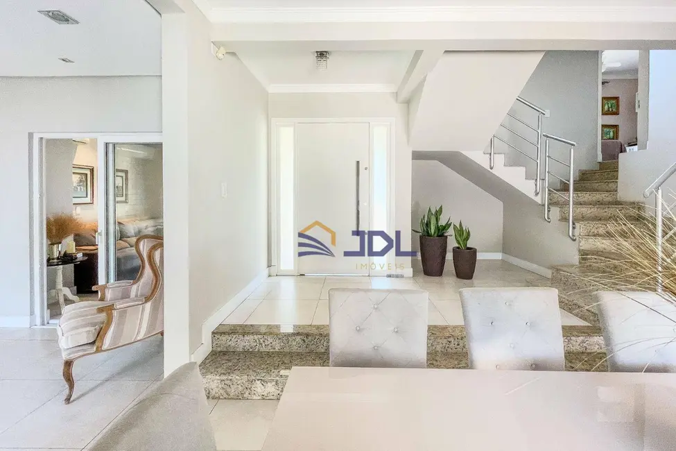 Casa com 3 quartos à venda, 395m2 em Velha, Blumenau - SC - imagem 8 Foto 8 de Casa com 3 quartos à venda, 395m2 em Velha, Blumenau - SC