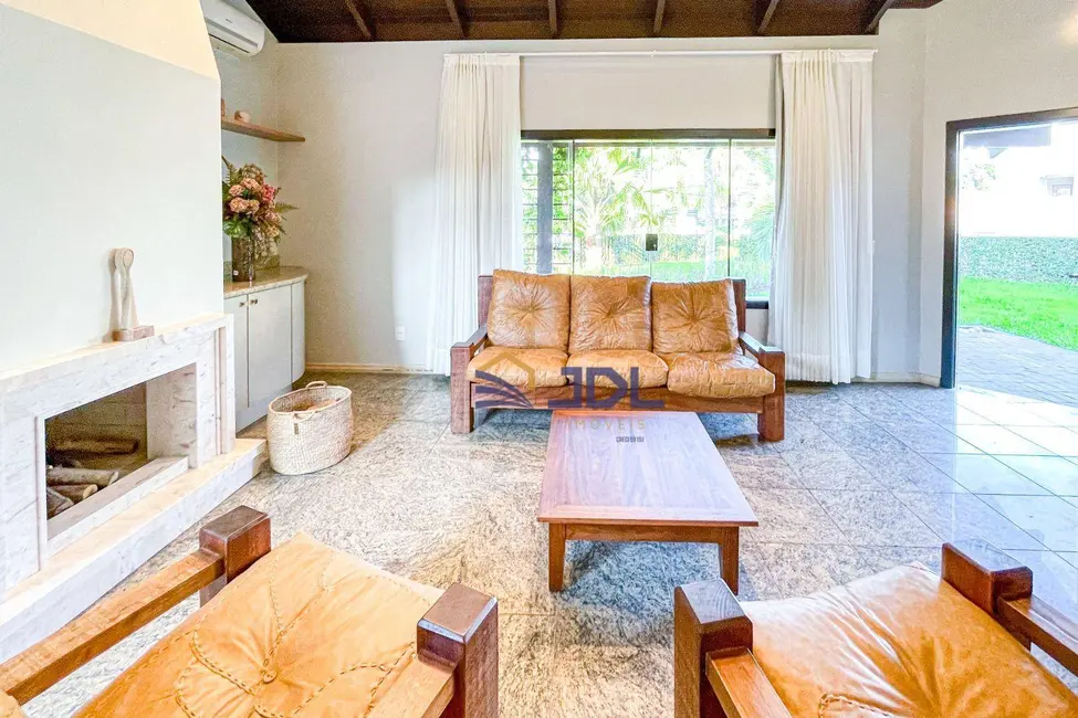 Casa com 3 quartos à venda, 894m2 em Itoupava Seca, Blumenau - SC - imagem 8 Foto 8 de Casa com 3 quartos à venda, 894m2 em Itoupava Seca, Blumenau - SC