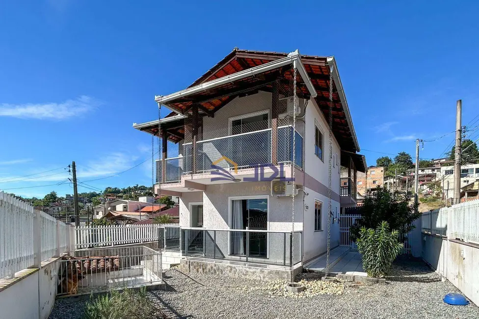Foto 1 de Casa com 4 quartos à venda, 342m2 em Fidélis, Blumenau - SC