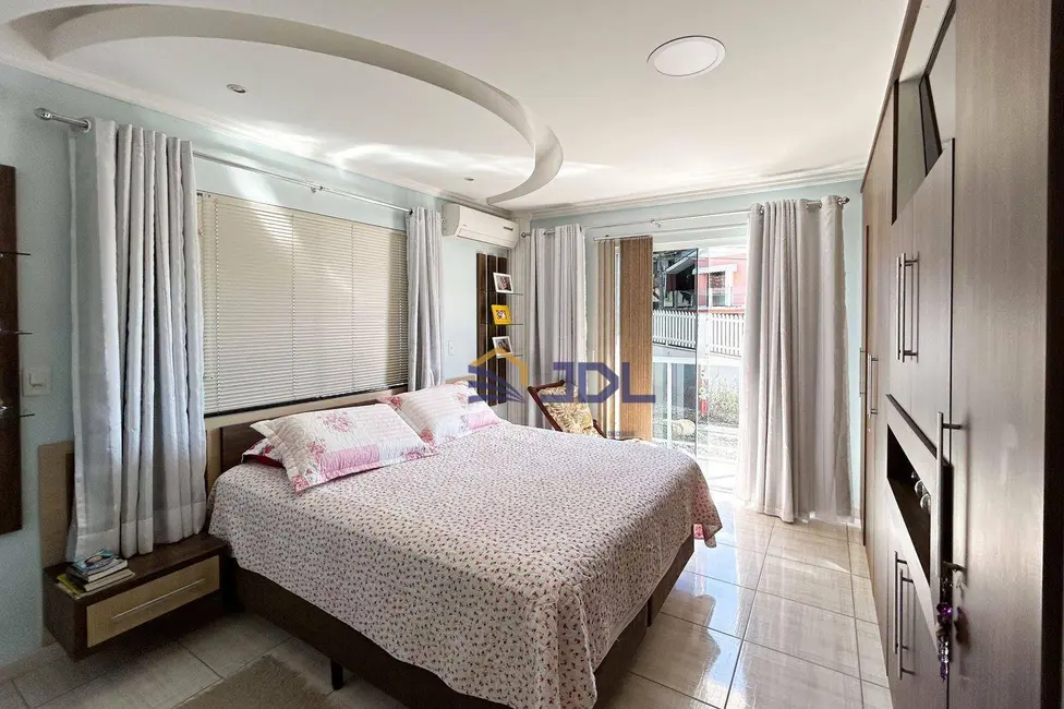 Casa com 4 quartos à venda, 342m2 em Fidélis, Blumenau - SC - imagem 4 Foto 4 de Casa com 4 quartos à venda, 342m2 em Fidélis, Blumenau - SC