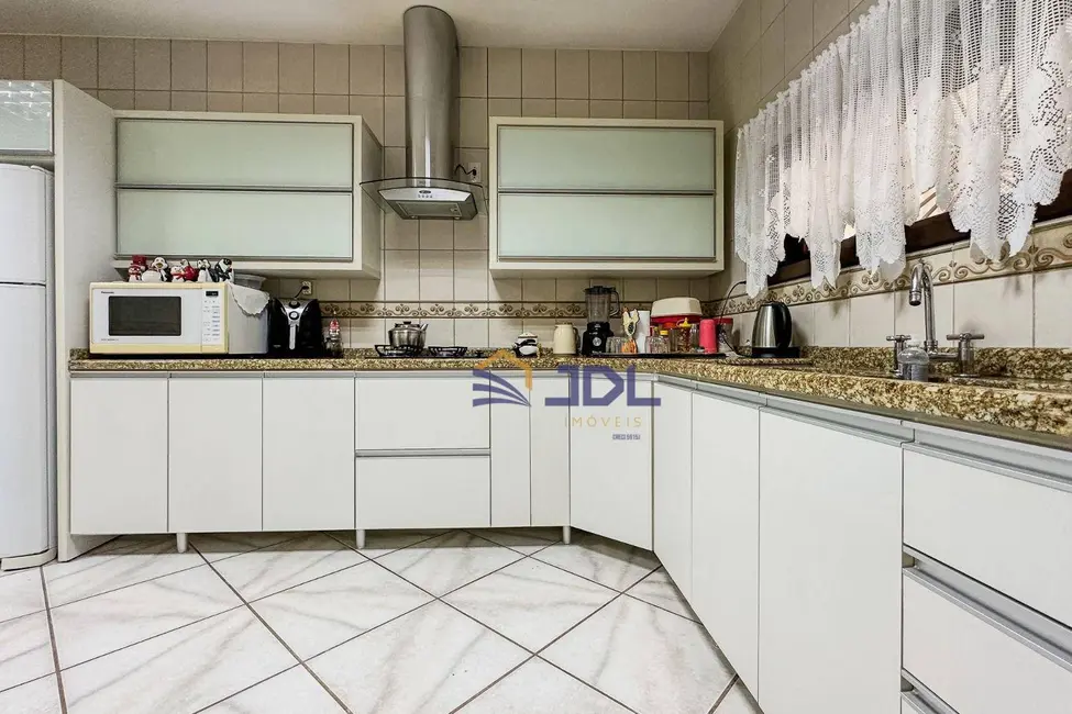 Casa com 2 quartos à venda, 464m2 em Vila Nova, Blumenau - SC - imagem 7 Foto 7 de Casa com 2 quartos à venda, 464m2 em Vila Nova, Blumenau - SC
