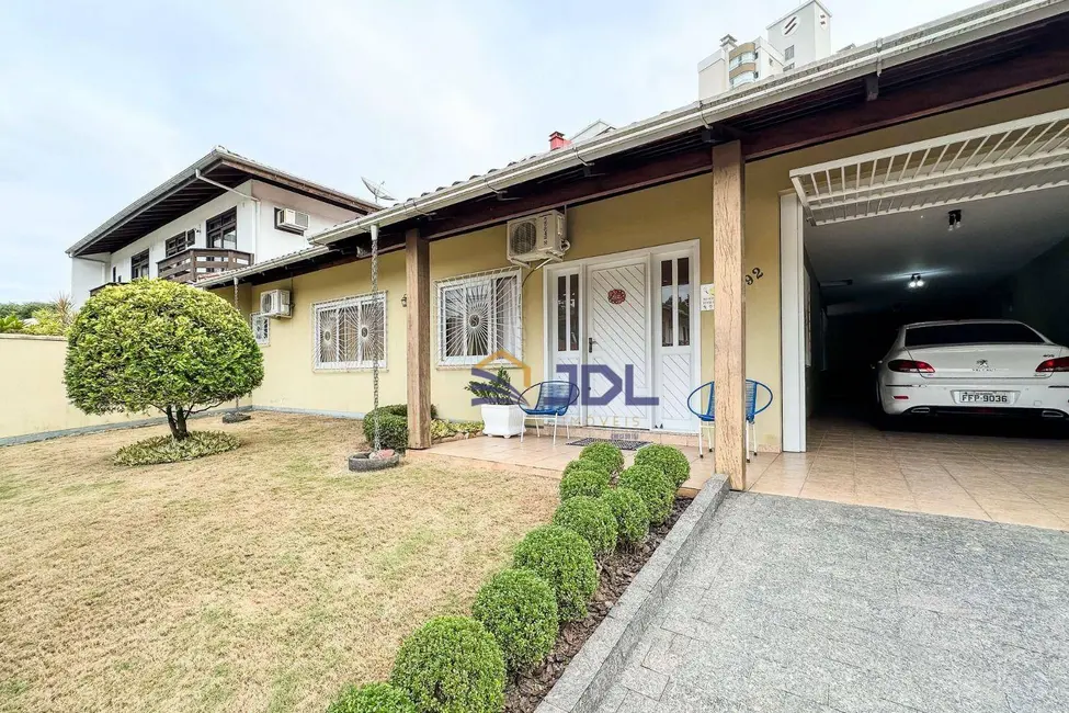 Foto 1 de Casa com 2 quartos à venda, 464m2 em Vila Nova, Blumenau - SC