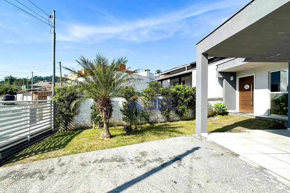 Casa com 3 quartos à venda, 300m2 em Fidélis, Blumenau - SC - imagem 3 Foto 3 de Casa com 3 quartos à venda, 300m2 em Fidélis, Blumenau - SC