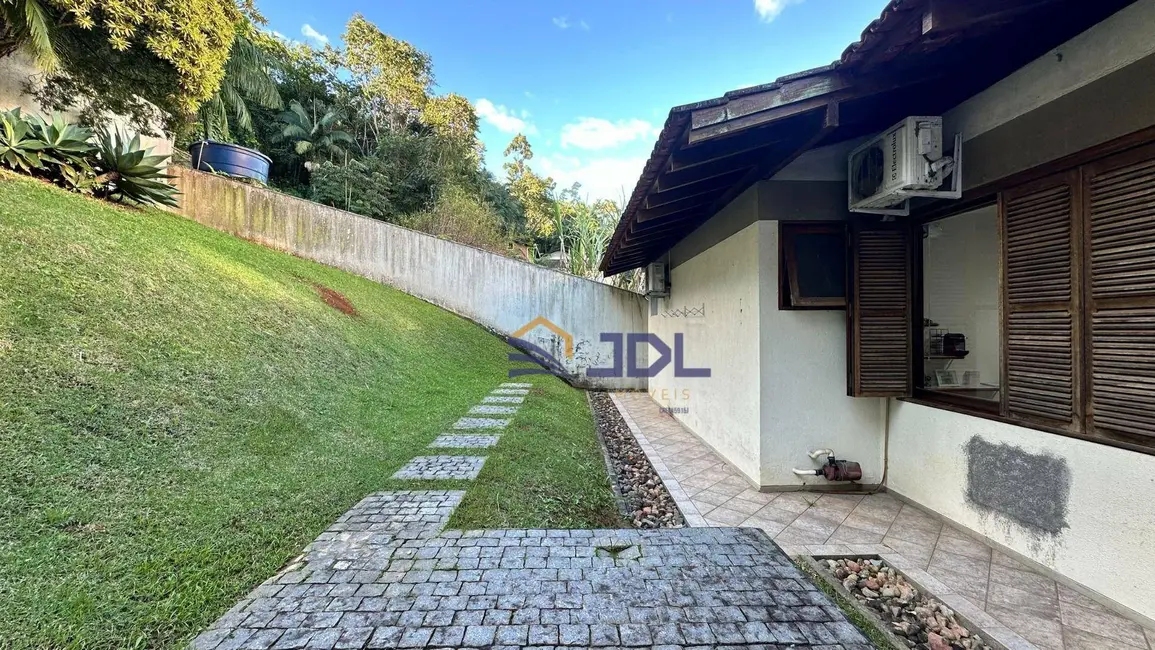 Casa com 3 quartos à venda, 3194m2 em Vila Nova, Blumenau - SC - imagem 9 Foto 9 de Casa com 3 quartos à venda, 3194m2 em Vila Nova, Blumenau - SC