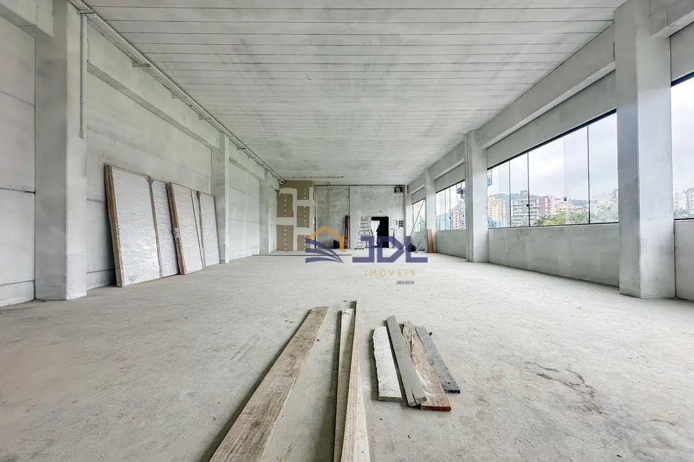 Foto 3 de Sala Comercial para alugar, 171m2 em Victor Konder, Blumenau - SC