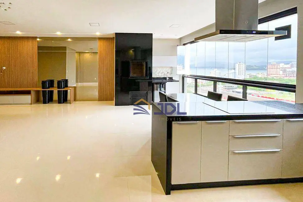 Foto 2 de Apartamento com 3 quartos à venda, 170m2 em Porto Belo - SC