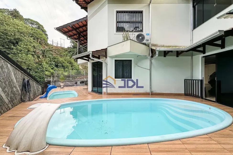 Foto 1 de Casa com 6 quartos à venda, 454m2 em Glória, Blumenau - SC