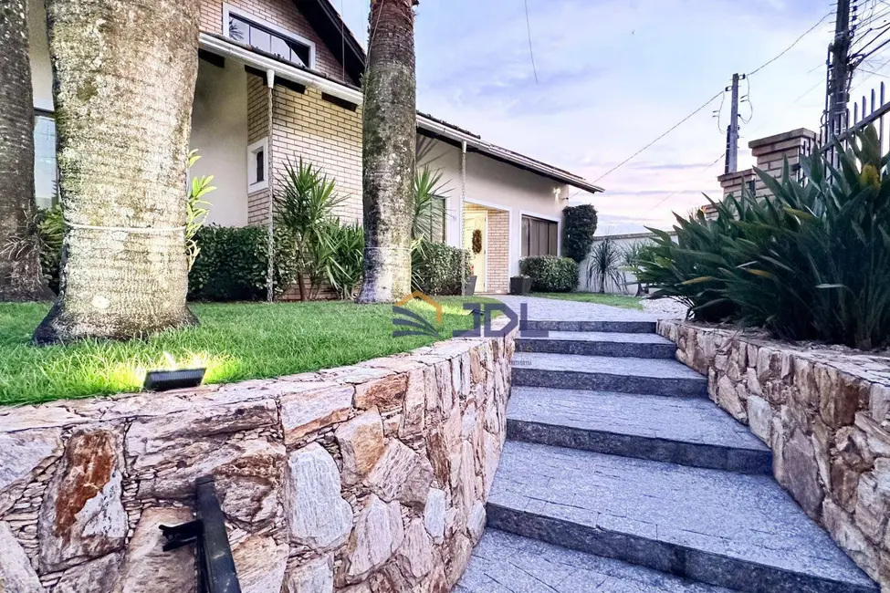 Casa com 4 quartos à venda, 468m2 em Velha Central, Blumenau - SC - imagem 3 Foto 3 de Casa com 4 quartos à venda, 468m2 em Velha Central, Blumenau - SC