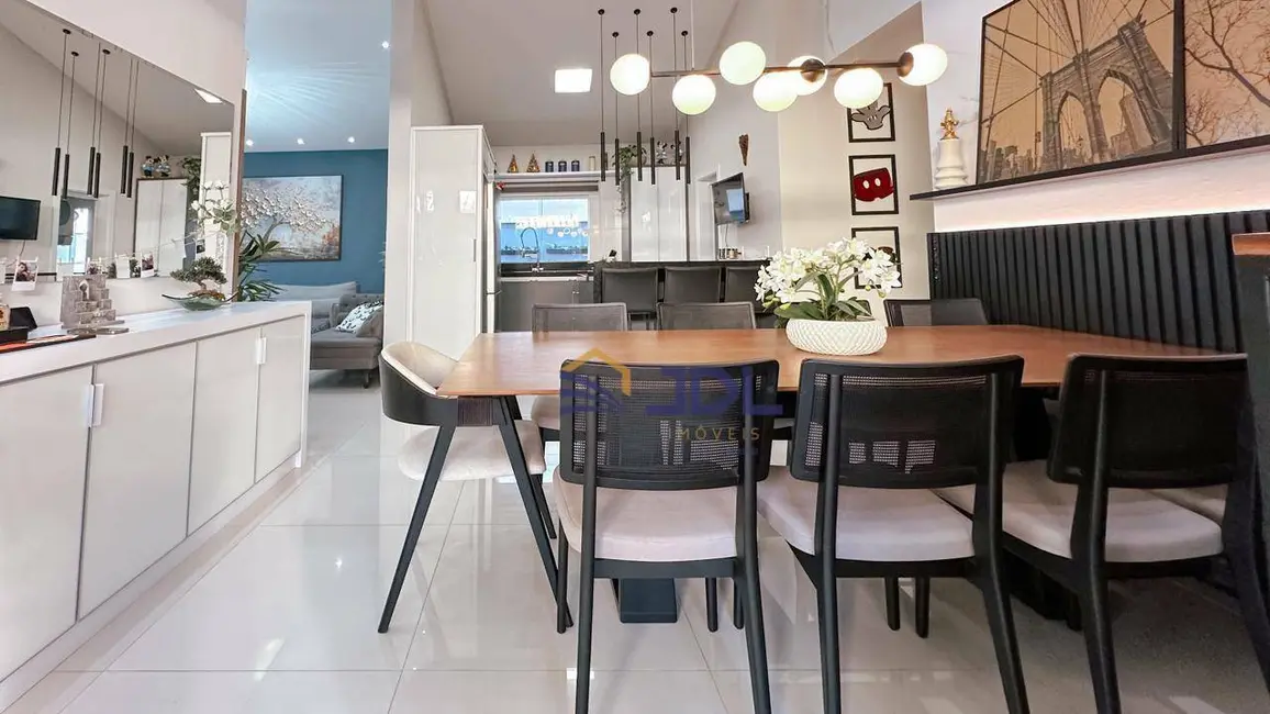 Casa de Condomínio com 3 quartos à venda, 350m2 em Itoupava Central, Blumenau - SC - imagem 8 Foto 8 de Casa de Condomínio com 3 quartos à venda, 350m2 em Itoupava Central, Blumenau - SC