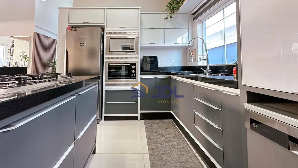 Casa de Condomínio com 3 quartos à venda, 350m2 em Itoupava Central, Blumenau - SC - imagem 9 Foto 9 de Casa de Condomínio com 3 quartos à venda, 350m2 em Itoupava Central, Blumenau - SC