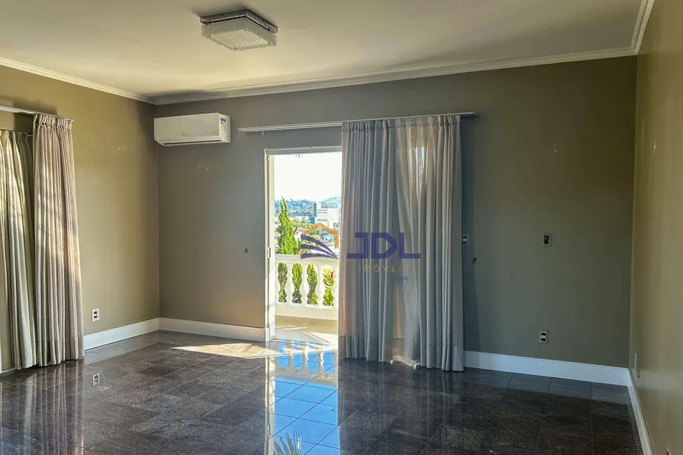 Casa com 3 quartos à venda, 1194m2 em Itoupava Norte, Blumenau - SC - imagem 3 Foto 3 de Casa com 3 quartos à venda, 1194m2 em Itoupava Norte, Blumenau - SC