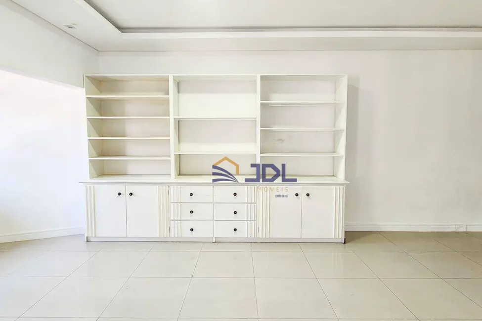 Casa com 4 quartos à venda, 480m2 em Velha, Blumenau - SC - imagem 5 Foto 5 de Casa com 4 quartos à venda, 480m2 em Velha, Blumenau - SC