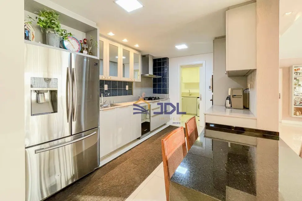 Apartamento com 3 quartos à venda, 239m2 em Vorstadt, Blumenau - SC - imagem 9 Foto 9 de Apartamento com 3 quartos à venda, 239m2 em Vorstadt, Blumenau - SC