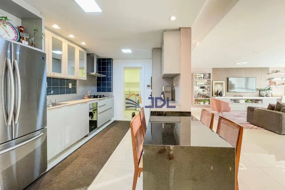 Apartamento com 3 quartos à venda, 239m2 em Vorstadt, Blumenau - SC - imagem 8 Foto 8 de Apartamento com 3 quartos à venda, 239m2 em Vorstadt, Blumenau - SC