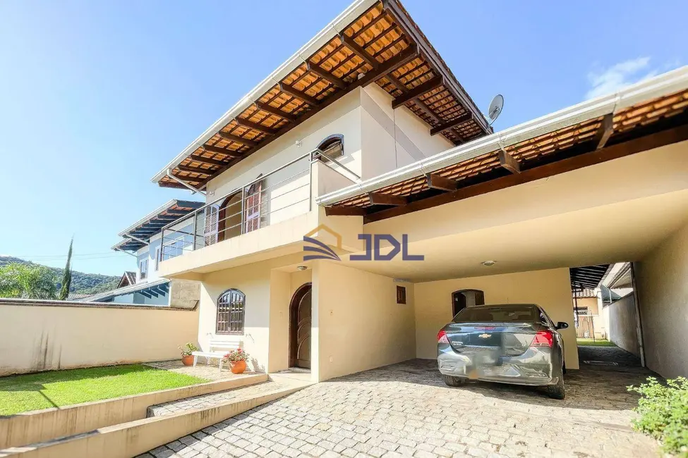 Foto 1 de Casa com 3 quartos à venda, 360m2 em Vorstadt, Blumenau - SC