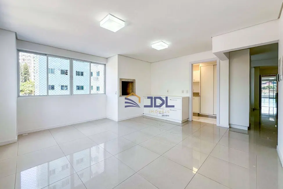 Apartamento com 4 quartos à venda, 225m2 em Ponta Aguda, Blumenau - SC - imagem 4 Foto 4 de Apartamento com 4 quartos à venda, 225m2 em Ponta Aguda, Blumenau - SC
