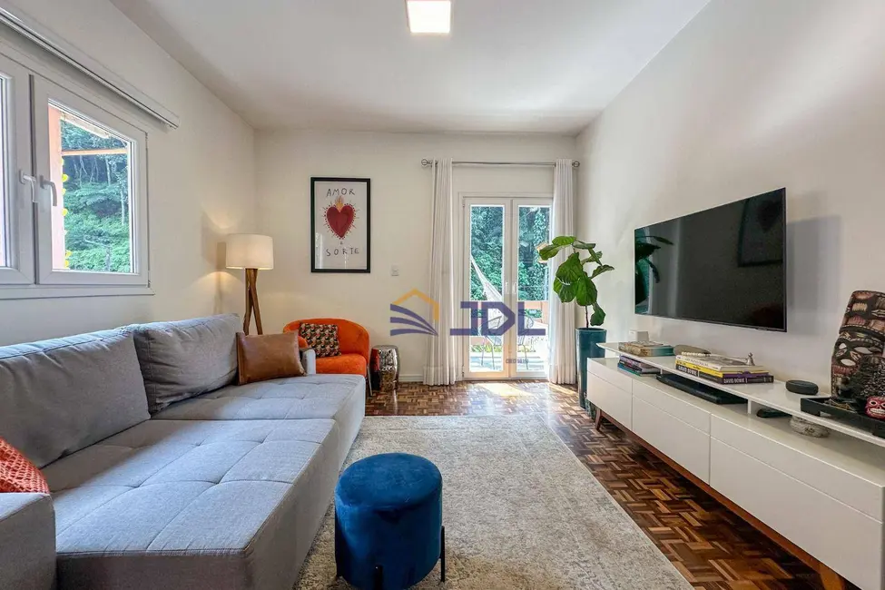 Casa com 3 quartos à venda, 261m2 em Victor Konder, Blumenau - SC - imagem 3 Foto 3 de Casa com 3 quartos à venda, 261m2 em Victor Konder, Blumenau - SC