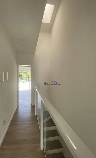 Sobrado com 2 quartos à venda, 89m2 em Velha Central, Blumenau - SC - imagem 4 Foto 4 de Sobrado com 2 quartos à venda, 89m2 em Velha Central, Blumenau - SC