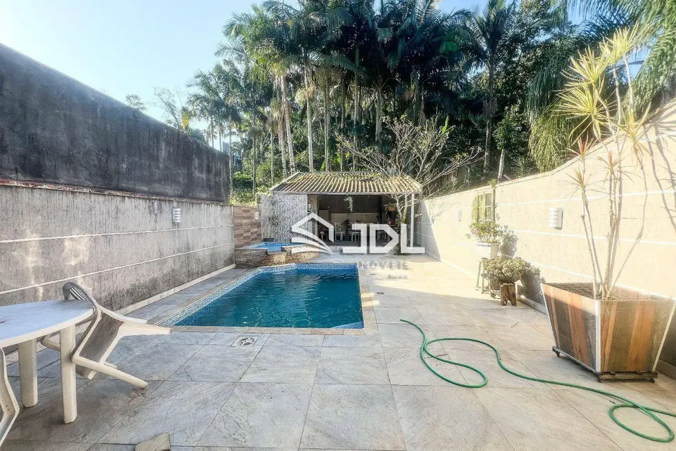 Casa com 2 quartos à venda, 300m2 em Água Verde, Blumenau - SC - imagem 6 Foto 6 de Casa com 2 quartos à venda, 300m2 em Água Verde, Blumenau - SC
