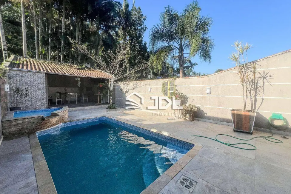 Casa com 2 quartos à venda, 300m2 em Água Verde, Blumenau - SC - imagem 3 Foto 3 de Casa com 2 quartos à venda, 300m2 em Água Verde, Blumenau - SC