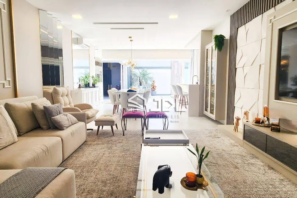 Casa com 3 quartos à venda, 369m2 em Velha, Blumenau - SC - imagem 7 Foto 7 de Casa com 3 quartos à venda, 369m2 em Velha, Blumenau - SC