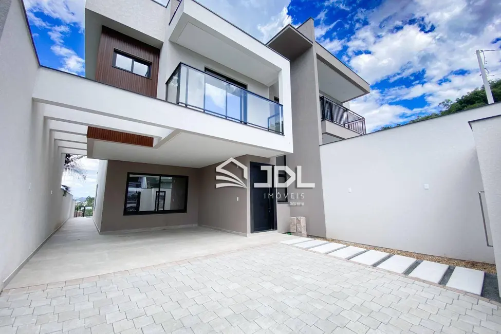 Casa com 3 quartos à venda, 223m2 em Velha, Blumenau - SC - imagem 2 Foto 2 de Casa com 3 quartos à venda, 223m2 em Velha, Blumenau - SC