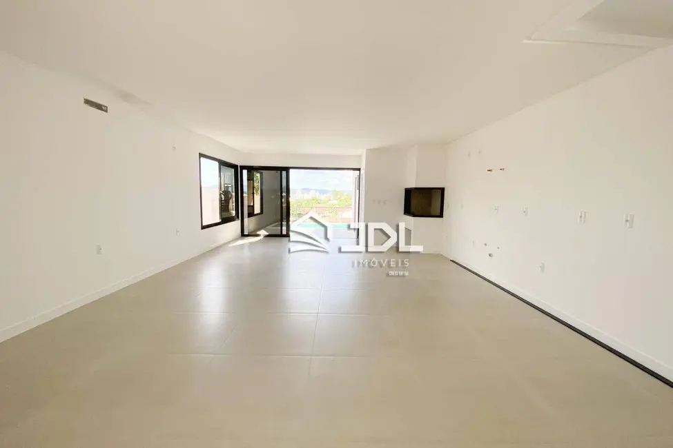 Casa com 3 quartos à venda, 223m2 em Velha, Blumenau - SC - imagem 8 Foto 8 de Casa com 3 quartos à venda, 223m2 em Velha, Blumenau - SC