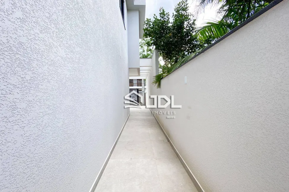 Casa com 3 quartos à venda, 223m2 em Velha, Blumenau - SC - imagem 4 Foto 4 de Casa com 3 quartos à venda, 223m2 em Velha, Blumenau - SC