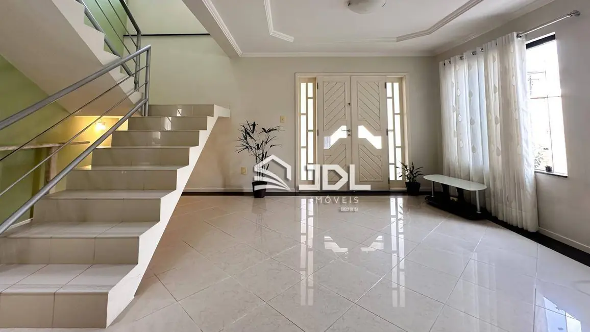 Casa com 4 quartos à venda, 393m2 em Velha Central, Blumenau - SC - imagem 8 Foto 8 de Casa com 4 quartos à venda, 393m2 em Velha Central, Blumenau - SC