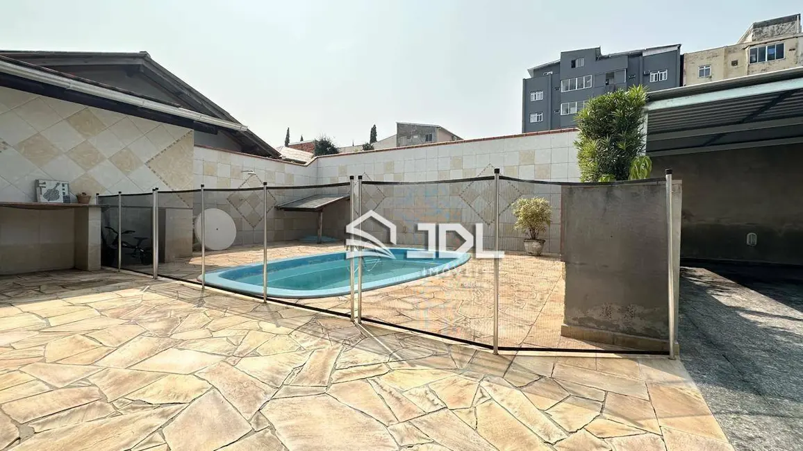 Casa com 4 quartos à venda, 393m2 em Velha Central, Blumenau - SC - imagem 3 Foto 3 de Casa com 4 quartos à venda, 393m2 em Velha Central, Blumenau - SC