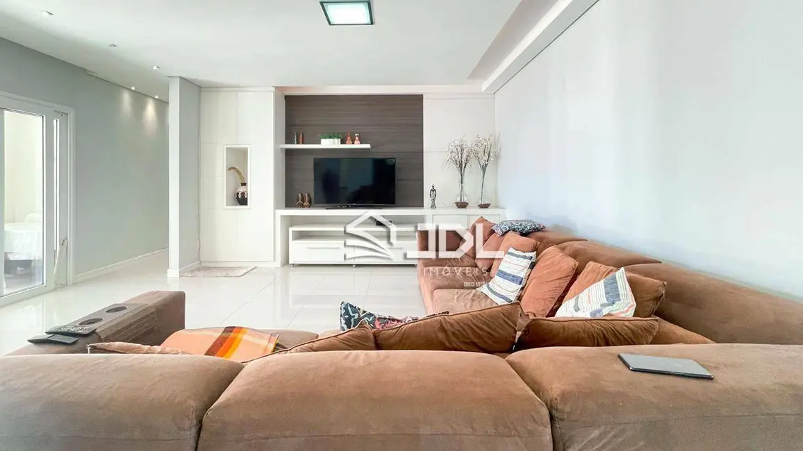 Casa de Condomínio com 6 quartos à venda, 880m2 em Itoupava Central, Blumenau - SC - imagem 3 Foto 3 de Casa de Condomínio com 6 quartos à venda, 880m2 em Itoupava Central, Blumenau - SC