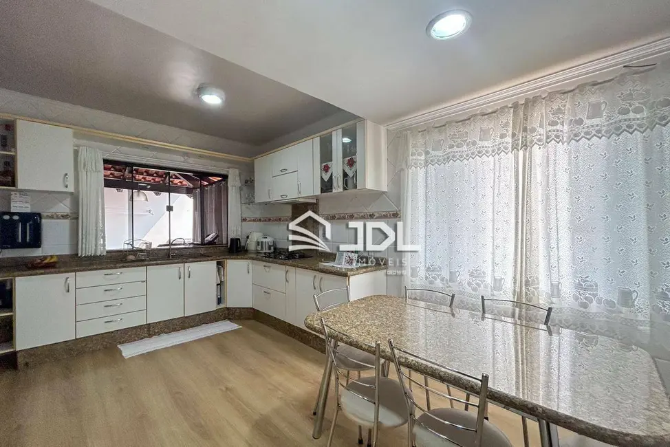 Casa com 4 quartos à venda, 322m2 em Itoupava Central, Blumenau - SC - imagem 4 Foto 4 de Casa com 4 quartos à venda, 322m2 em Itoupava Central, Blumenau - SC