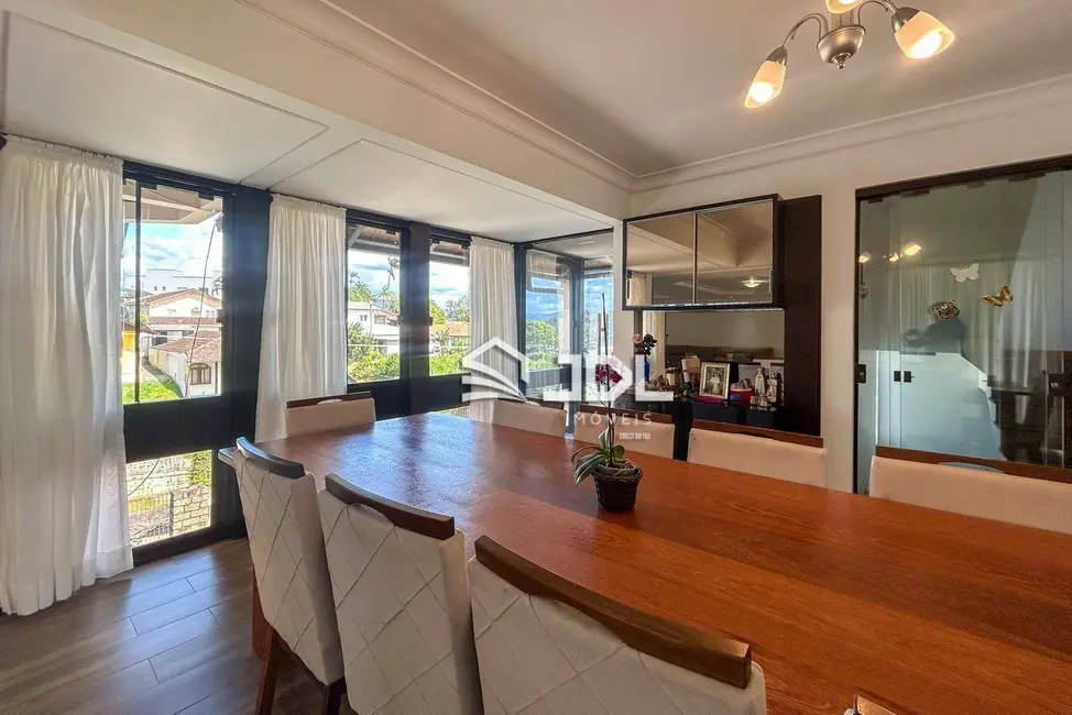 Casa com 5 quartos à venda, 631m2 em Itoupava Norte, Blumenau - SC - imagem 4 Foto 4 de Casa com 5 quartos à venda, 631m2 em Itoupava Norte, Blumenau - SC