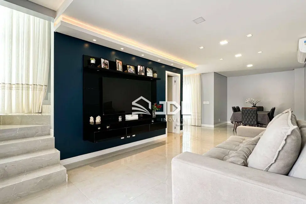 Casa com 3 quartos à venda, 292m2 em Itoupava Norte, Blumenau - SC - imagem 4 Foto 4 de Casa com 3 quartos à venda, 292m2 em Itoupava Norte, Blumenau - SC