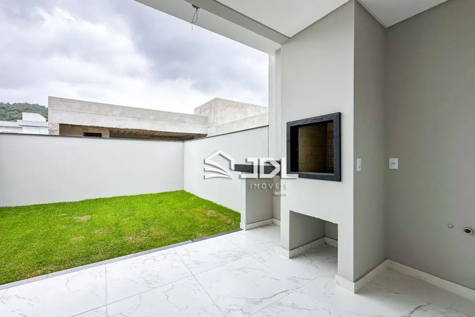 Casa com 3 quartos à venda, 147m2 em Velha, Blumenau - SC - imagem 3 Foto 3 de Casa com 3 quartos à venda, 147m2 em Velha, Blumenau - SC