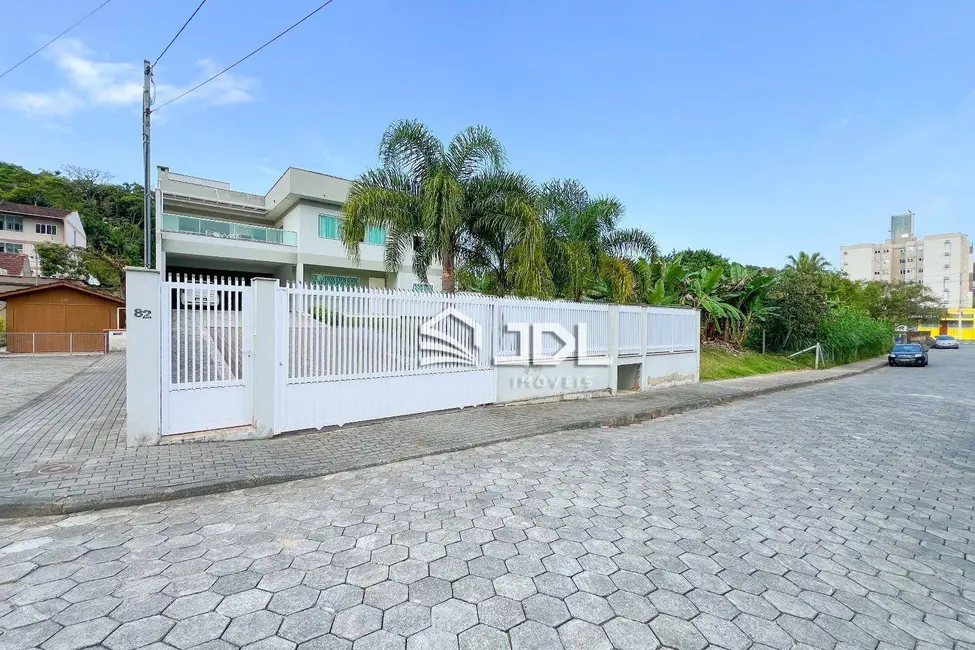 Foto 2 de Casa com 5 quartos à venda, 464m2 em Garcia, Blumenau - SC
