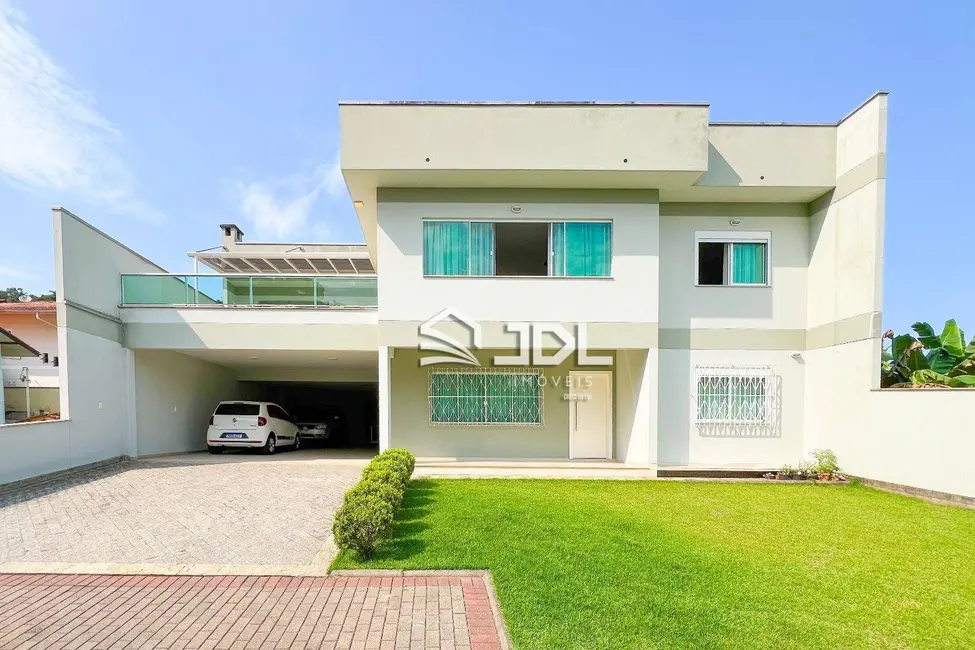 Casa com 5 quartos à venda, 464m2 em Garcia, Blumenau - SC - imagem 8 Foto 8 de Casa com 5 quartos à venda, 464m2 em Garcia, Blumenau - SC