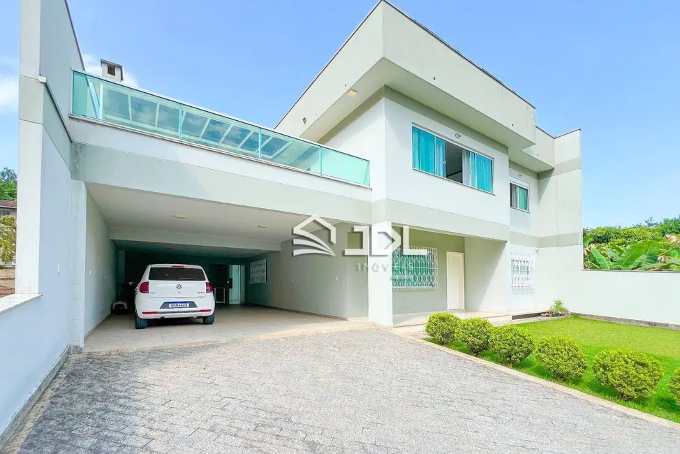 Casa com 5 quartos à venda, 464m2 em Garcia, Blumenau - SC - imagem 7 Foto 7 de Casa com 5 quartos à venda, 464m2 em Garcia, Blumenau - SC