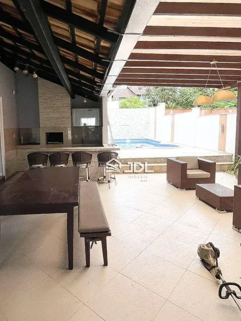 Casa com 3 quartos à venda, 364m2 em Velha, Blumenau - SC - imagem 6 Foto 6 de Casa com 3 quartos à venda, 364m2 em Velha, Blumenau - SC