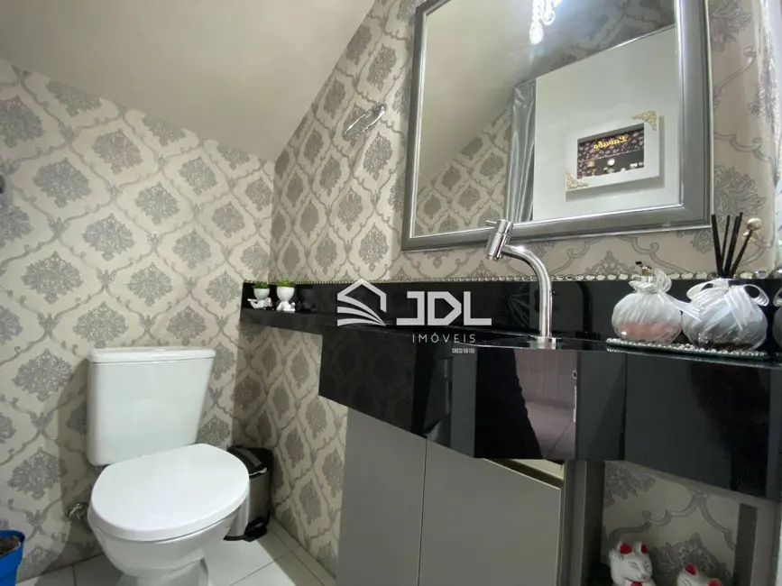 Casa com 3 quartos à venda, 154m2 em Água Verde, Blumenau - SC - imagem 5 Foto 5 de Casa com 3 quartos à venda, 154m2 em Água Verde, Blumenau - SC