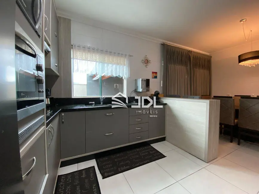 Casa com 3 quartos à venda, 154m2 em Água Verde, Blumenau - SC - imagem 8 Foto 8 de Casa com 3 quartos à venda, 154m2 em Água Verde, Blumenau - SC