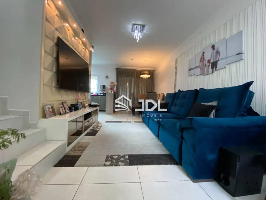 Casa com 3 quartos à venda, 154m2 em Água Verde, Blumenau - SC - imagem 3 Foto 3 de Casa com 3 quartos à venda, 154m2 em Água Verde, Blumenau - SC