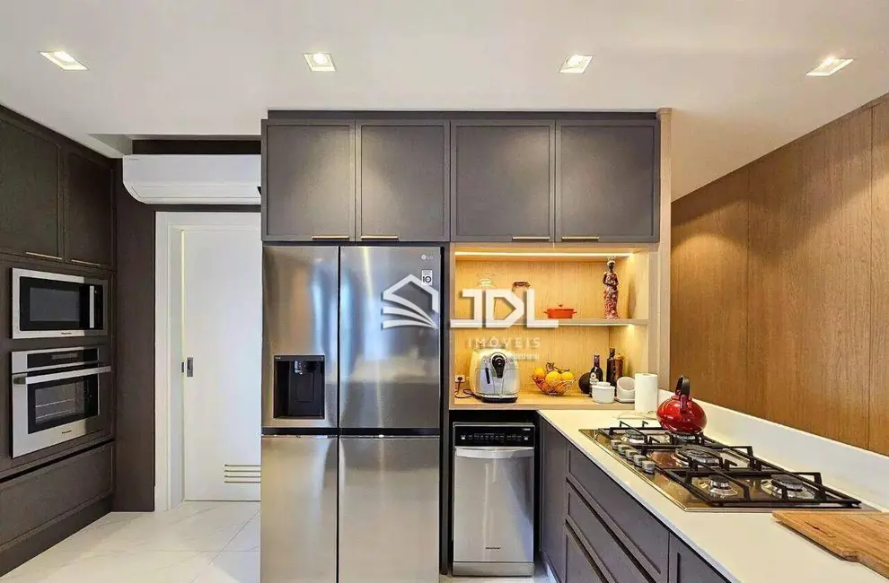 Apartamento com 3 quartos à venda, 206m2 em Victor Konder, Blumenau - SC - imagem 7 Foto 7 de Apartamento com 3 quartos à venda, 206m2 em Victor Konder, Blumenau - SC