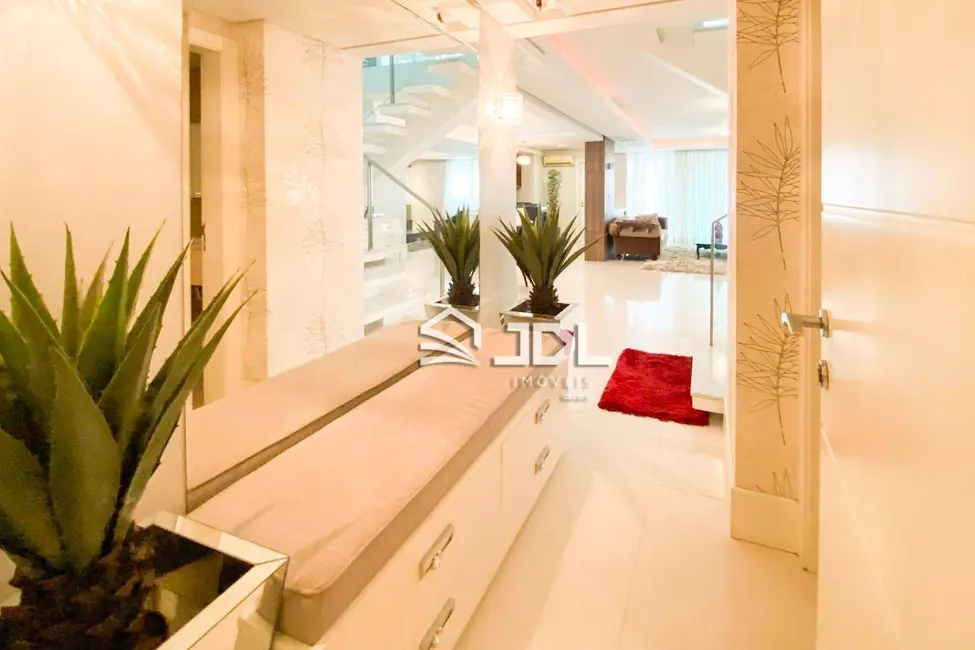 Cobertura com 4 quartos à venda, 400m2 em Blumenau - SC - imagem 3 Foto 3 de Cobertura com 4 quartos à venda, 400m2 em Blumenau - SC