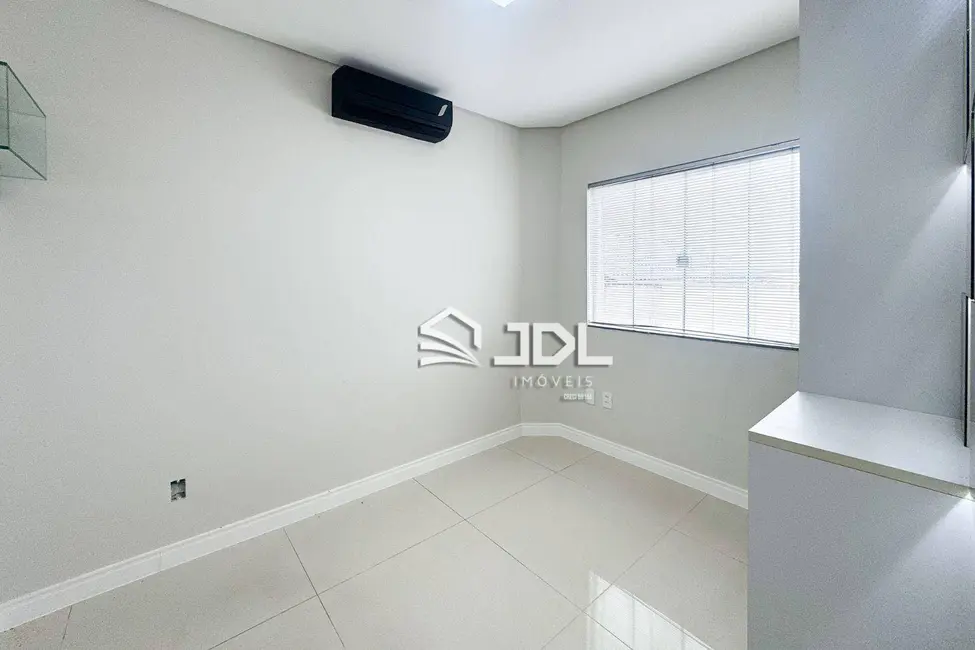 Casa com 3 quartos à venda, 80m2 em Itoupava Central, Blumenau - SC - imagem 3 Foto 3 de Casa com 3 quartos à venda, 80m2 em Itoupava Central, Blumenau - SC